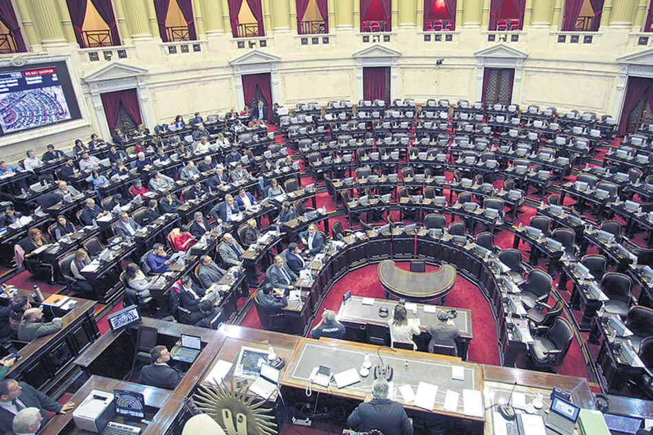 Los opositores lograron reunir 68 legisladores pero quedaron lejos de los 129 necesarios para el quórum.