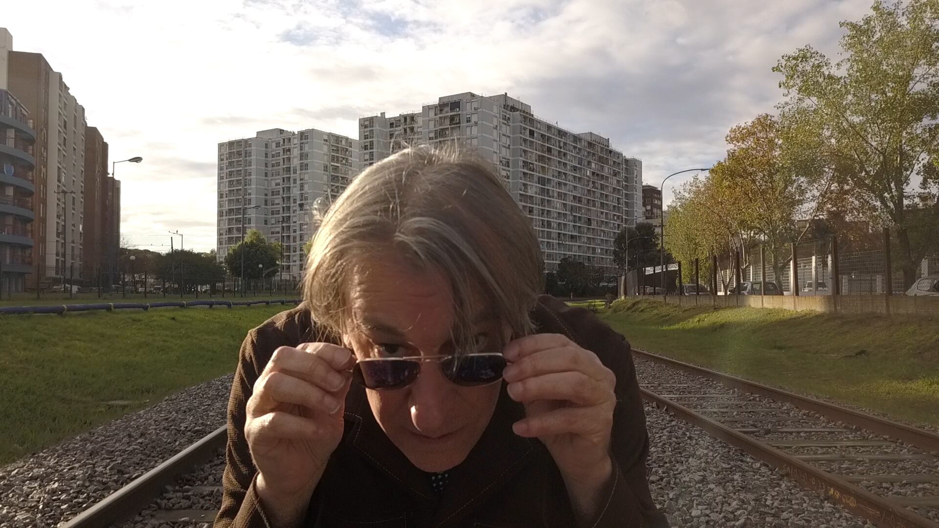 La película es un intento por revelar los muchos misterios que guarda Daniel Melero.