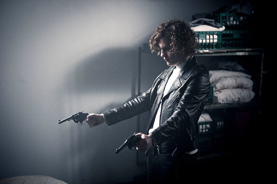 El Angel está protagonizada por el debutante Lorenzo Ferro como Carlos Robledo Puch.