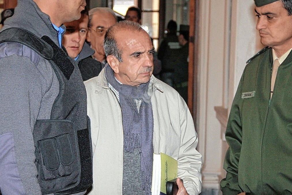 González resultó absuelto en el juicio oral y público que se llevó a cabo por la sustracción y supresión de la identidad de la beba y el bebé que Raquel Negro parió, en cautiverio, en el Hospital Militar de Paraná.