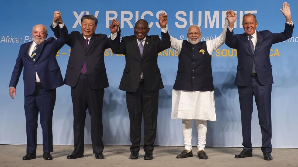 Los jefes de Estado Luiz Inacio Lula da Silva, Xi Jinping, Cyril Ramaphosa, Narendra Modi y el canciller ruso Sergei Lavrov en la última cumbre del BRICS. 