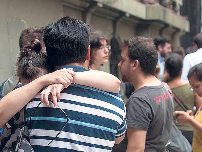 Las mujeres de mediana edad fueron el grupo que registró los mayores niveles de vulnerabilidad a raíz de las tensiones laborales.