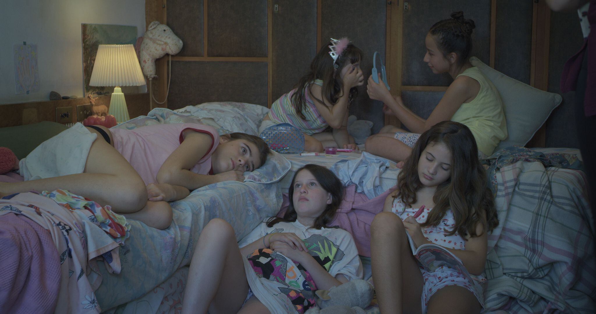 Hay ecos del cine de Lucrecia Martel, pero "Mamá mamá mamá" tiene su propia impronta.