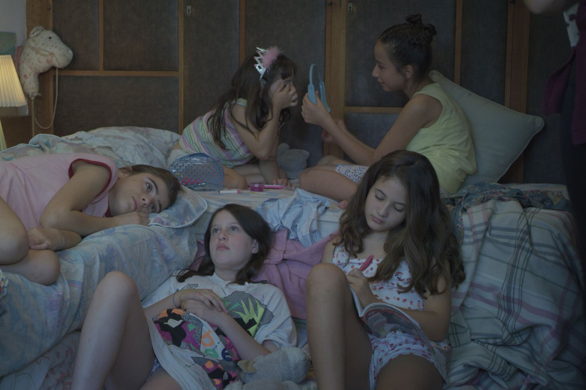 Hay ecos del cine de Lucrecia Martel, pero "Mamá mamá mamá" tiene su propia impronta.