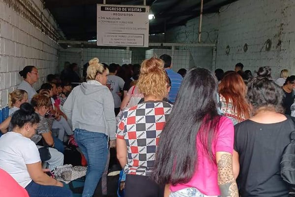 Las visitas padecen sin culpa alguna la violencia del sistema penal.