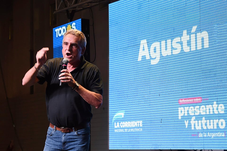 Agustín Rossi consideró que "hay más unidad en la gente que los dirigentes".