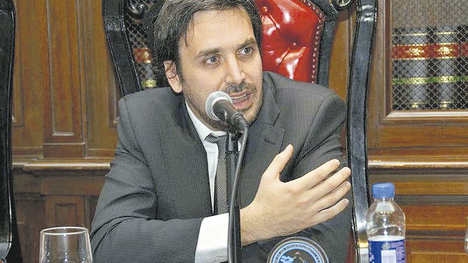 El juez federal de Dolores Alejo Ramos Padilla indagará a dos ex comisarios de la Bonaerense.