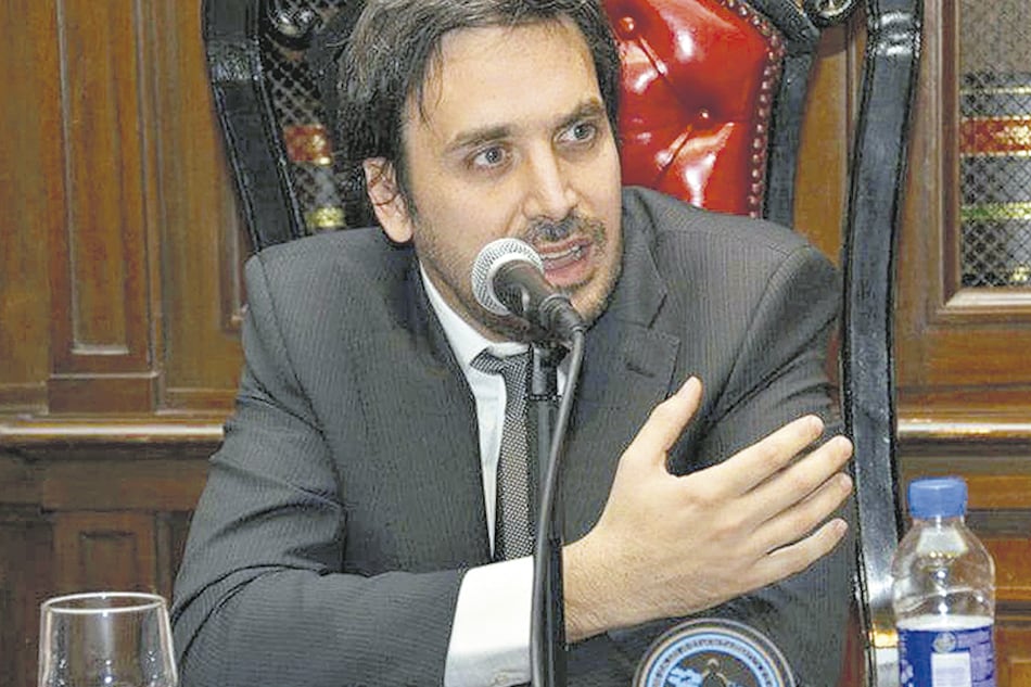 El juez federal de Dolores Alejo Ramos Padilla indagará a dos ex comisarios de la Bonaerense.