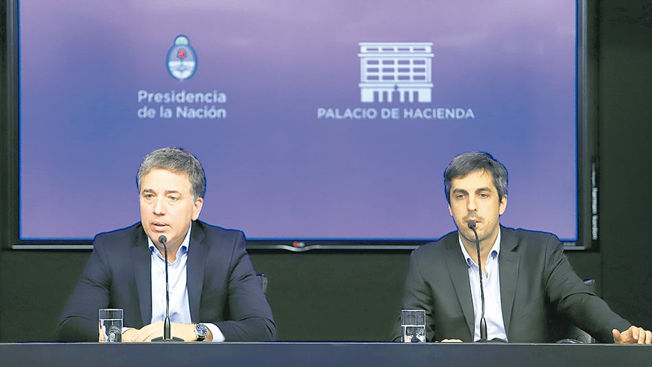 “Llevamos 16 meses de caída del gasto”, destacó Dujovne, pese a la crisis y la mayor pobreza.