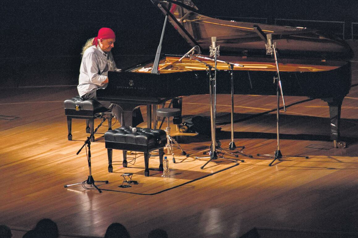 “Hay un gesto en la música que no debe perderse. Algo que tiene que ver con el canto”, afirma Egberto Gismonti.