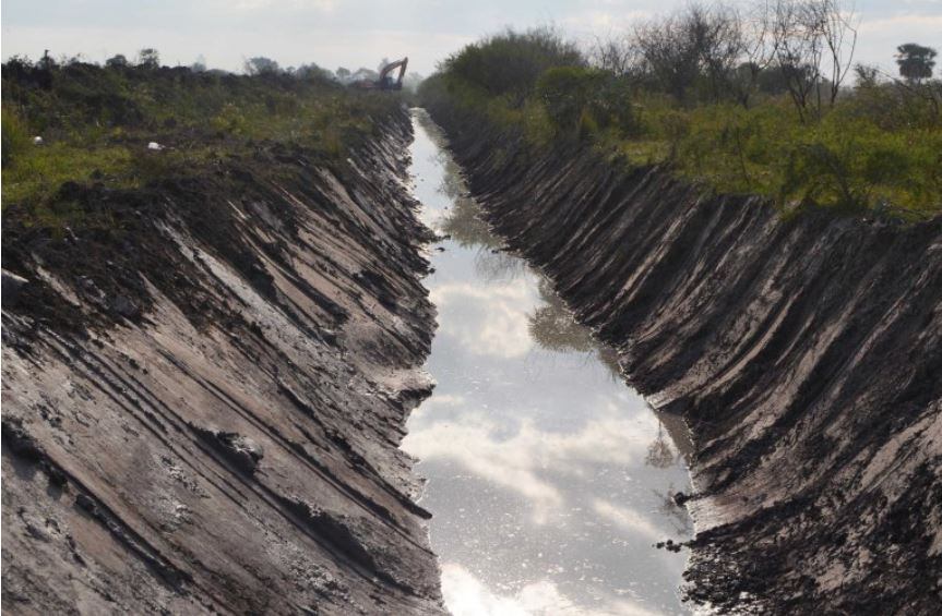 Buzos tácticos hallaron restos óseos en el Canal Quijano, Chaco,