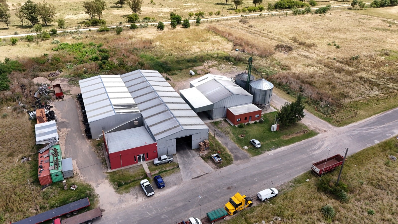 El Sector Industrial Planificado (SIP) La Plata II está ubicado en la localidad de Abasto, sobre la Autovía 2.