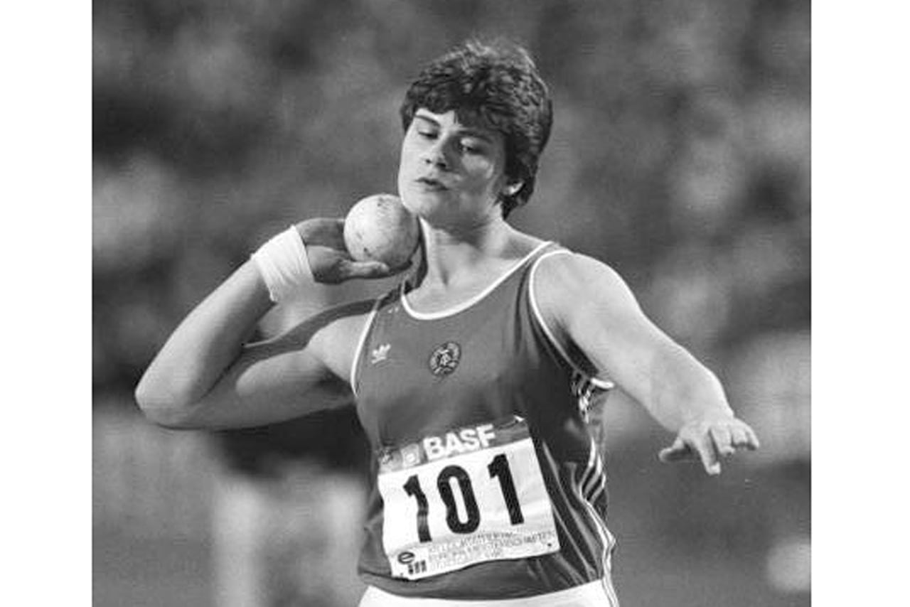 El lanzador Heidi Krieger en el Europeo de 1986.