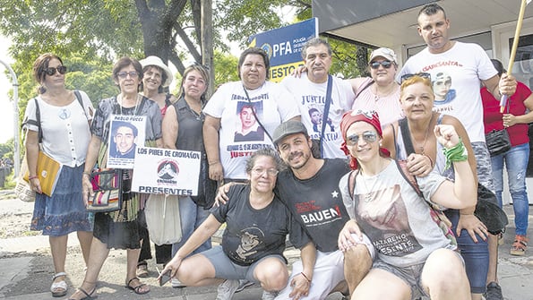 El sábado marcharon por Luciano, en reclamo de justicia. En el centro Mónica Alegre, su mamá.