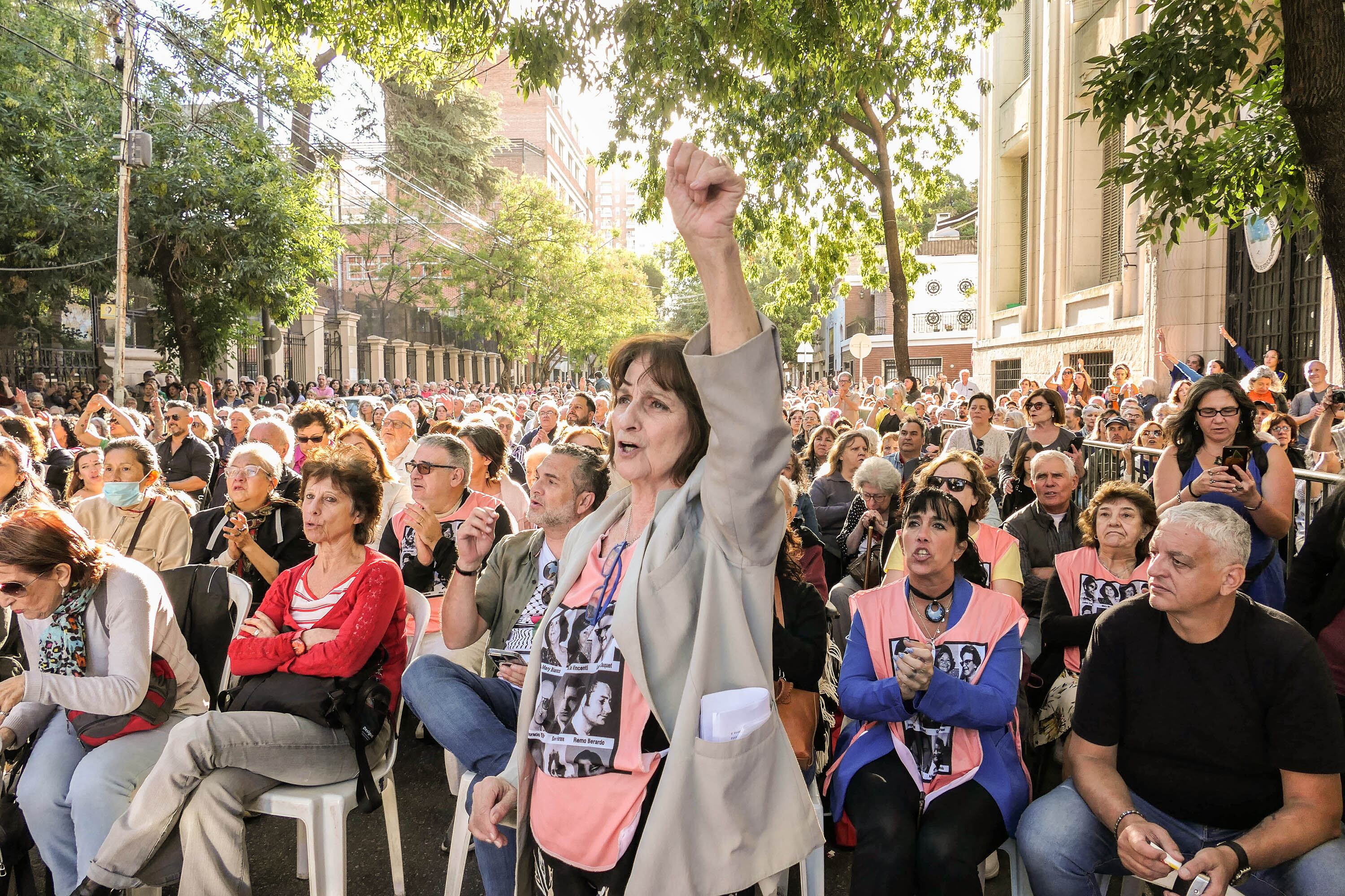 Este 8 de diciembre, el homenaje nuevamente se realizó en una situación compleja.