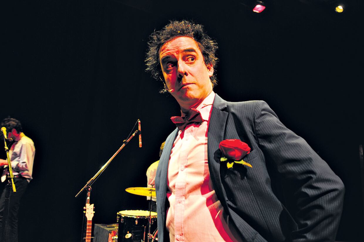 Mex estrenó en el El Picadero, con funciones los jueves y viernes, bajo la dirección de Daniel Casablanca.