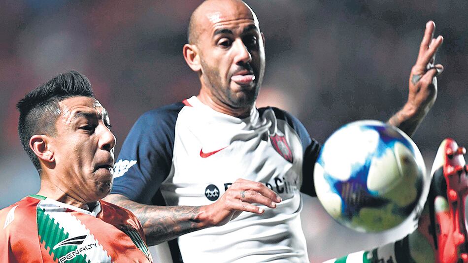 Sarmiento lucha con Mercier en el Bajo Flores.