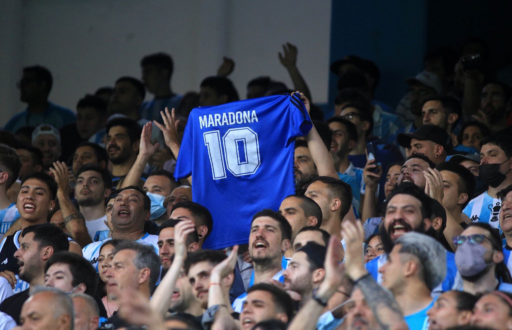 El recuerdo a Maradona en el estadio Presidente Perón