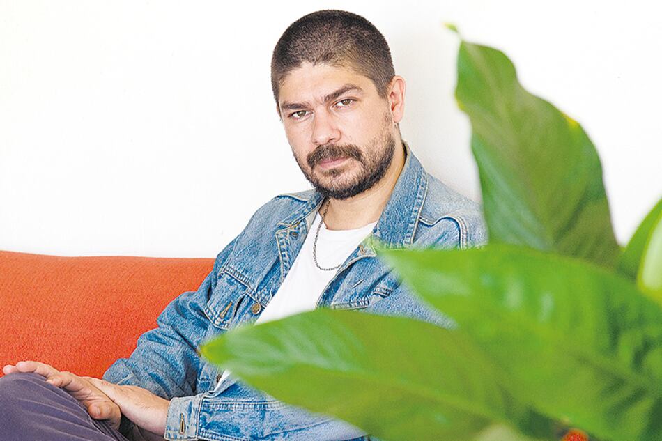 Godoy es también autor del poemario Escolástica Peronista Ilustrada.