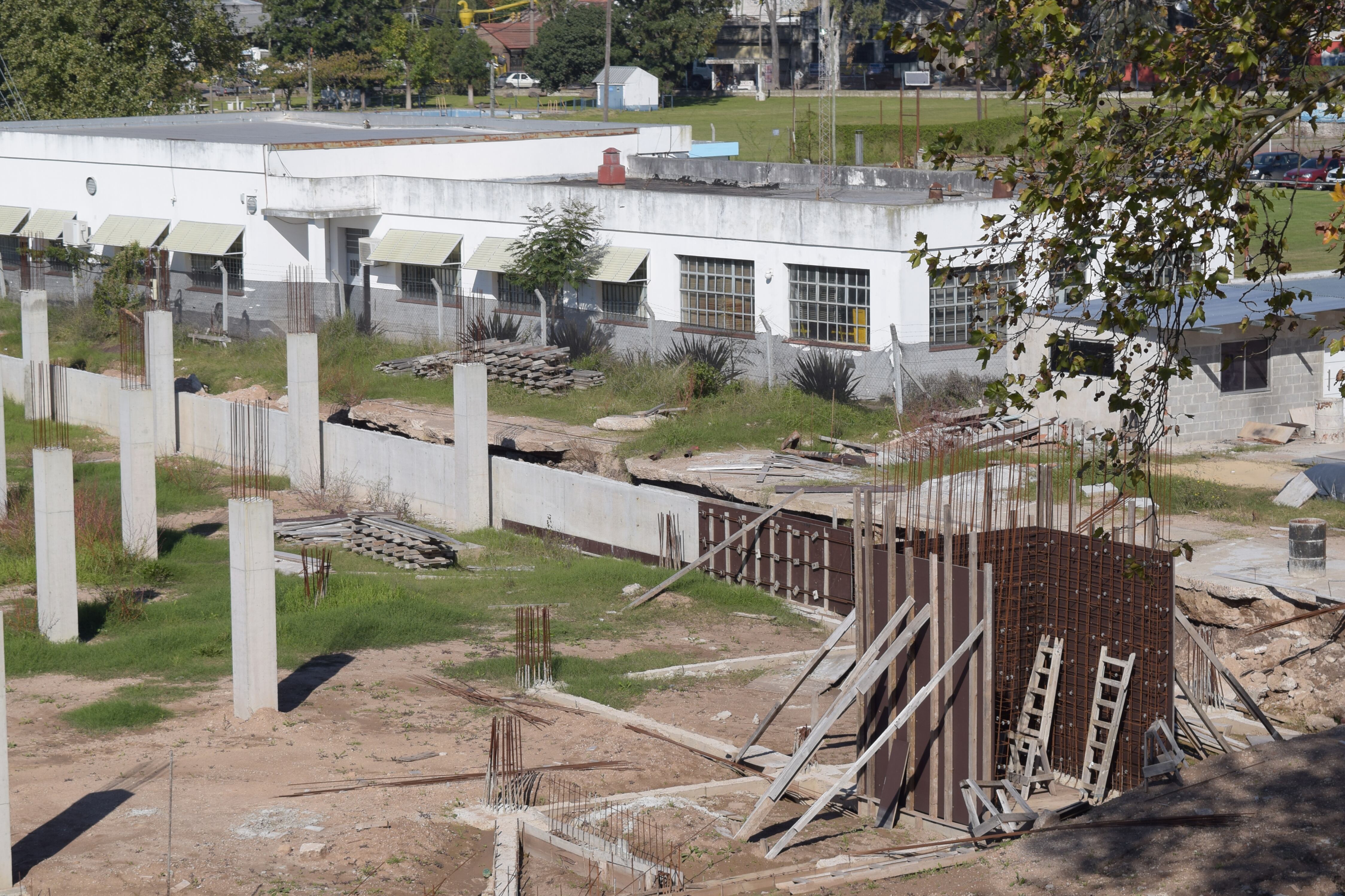 Obras inconclusas en la UNAJ, una de las universidades afectadas por el ajuste.