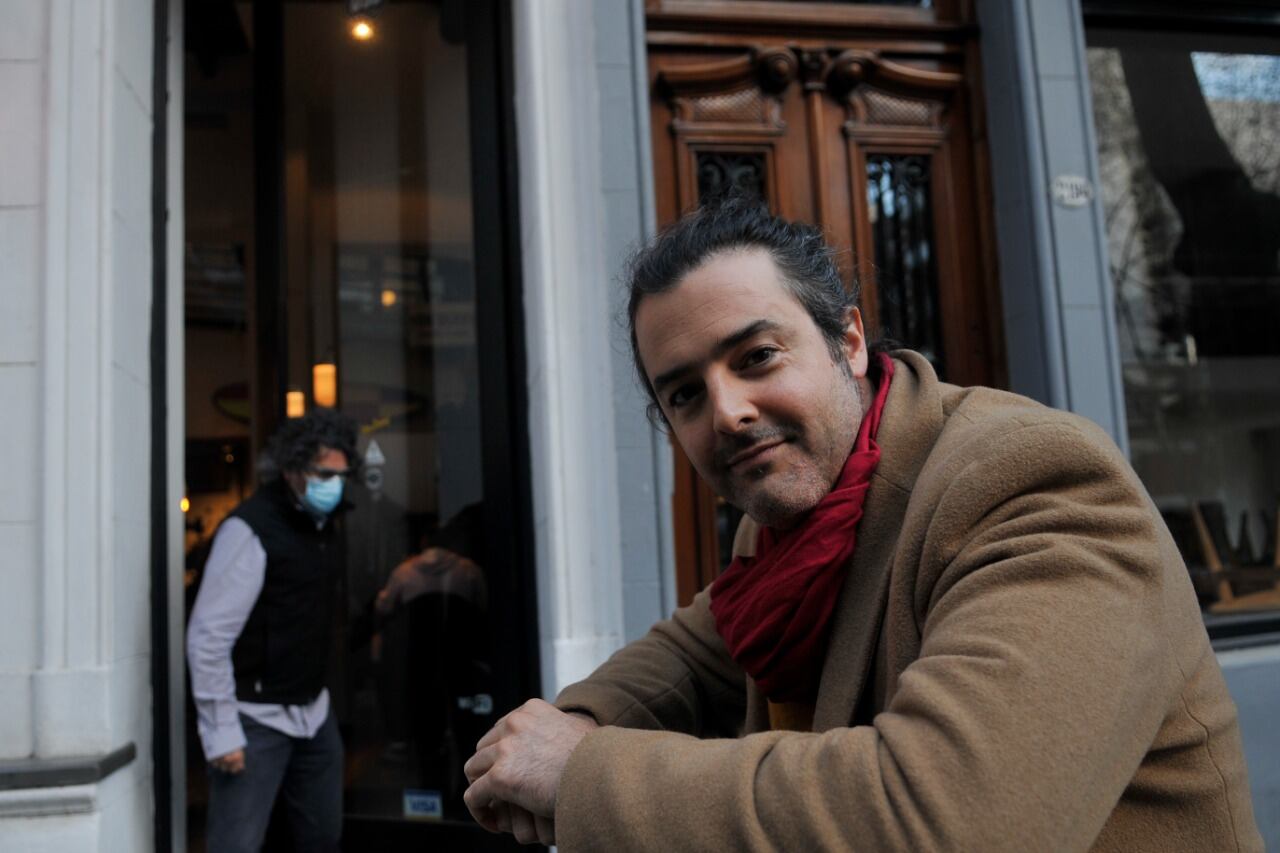 Ottonello está cursando estudios doctorales en la Universidad de Chicago.