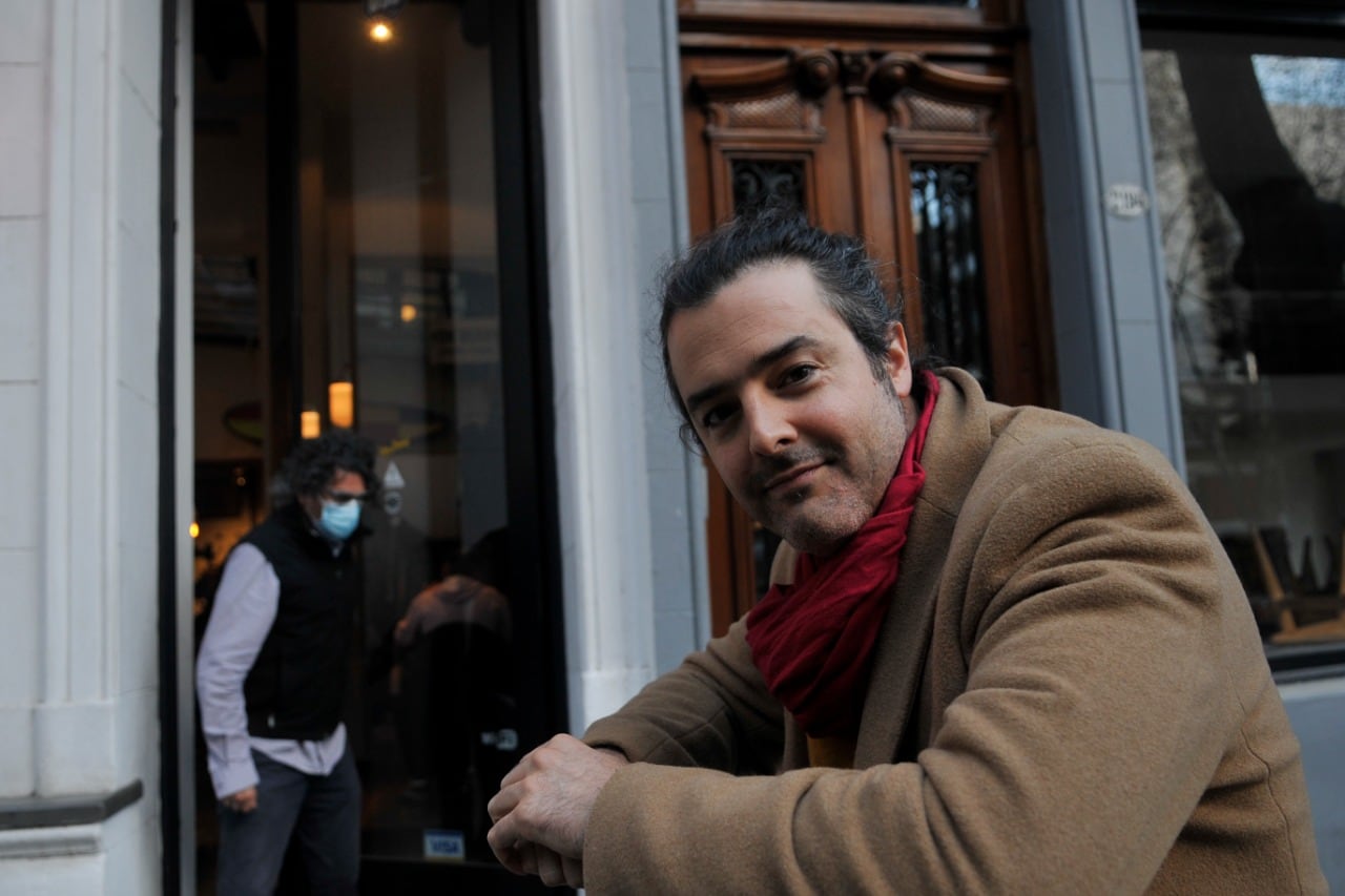 Ottonello está cursando estudios doctorales en la Universidad de Chicago.