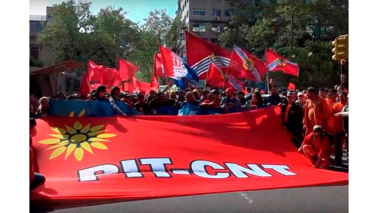 "Con Artigas por las grandes mayorías nacionales; que los más infelices sean los más privilegiados", reivindica la PIT-CNT el video de convocatoria a la movilización que tendrá epicentro en Montevideo.