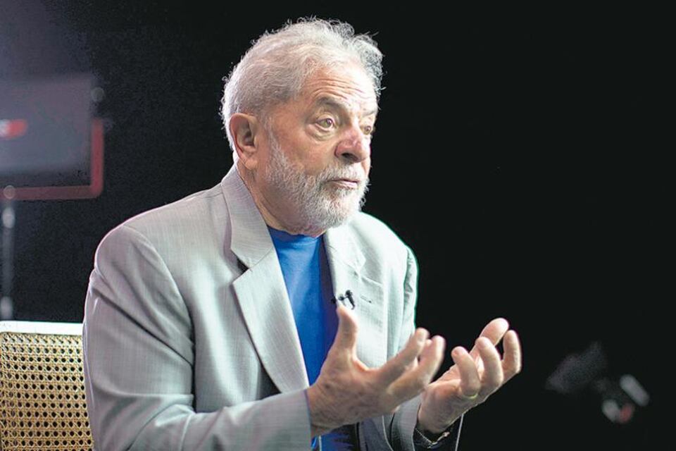 "Voy a salir de esta situación mucho mayor, más fuerte, más verdadero", asegura Lula da Silva.