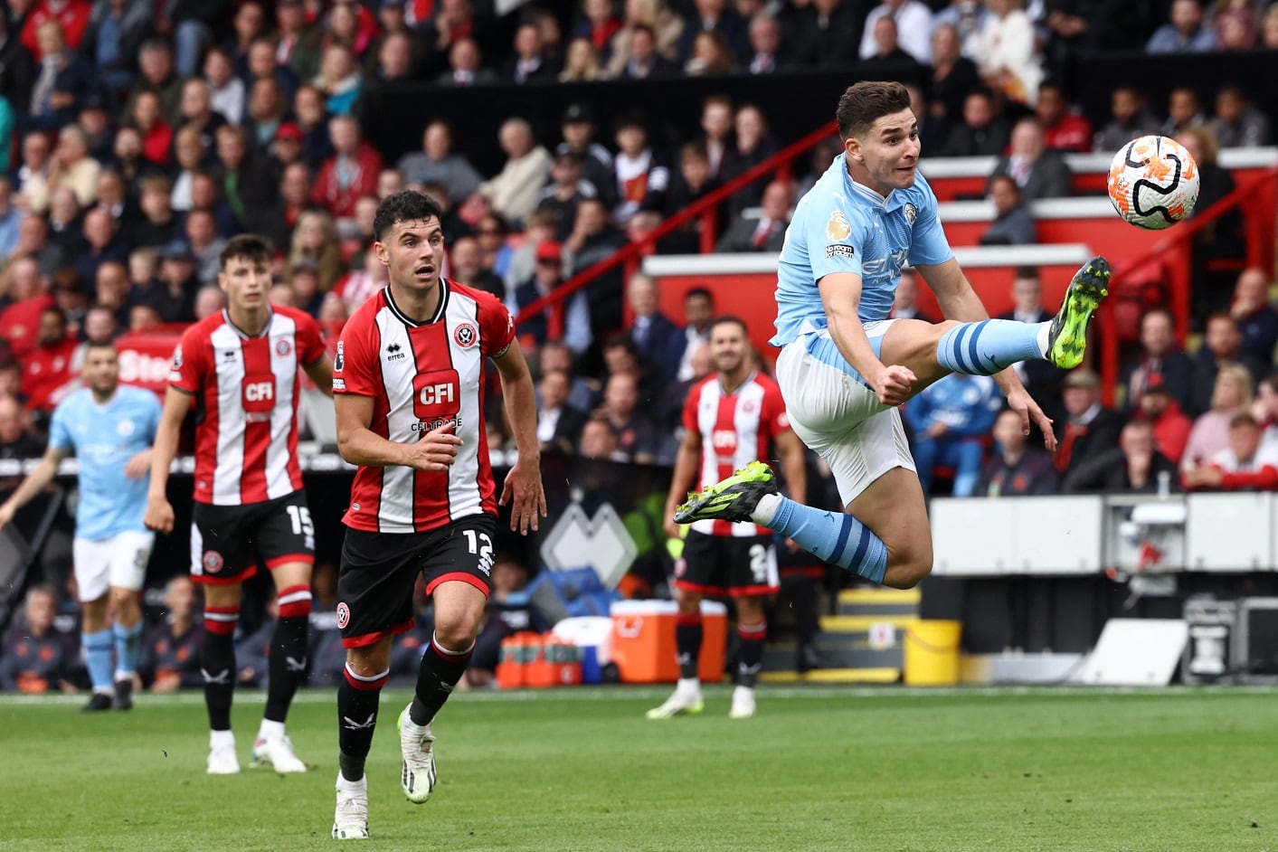 Julián Álvarez domina con una pirueta en el Sheffield United 1, Manchester City 2