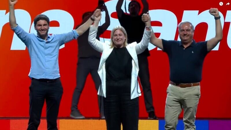 Pullaro, Scaglia y Farias en el escenario.