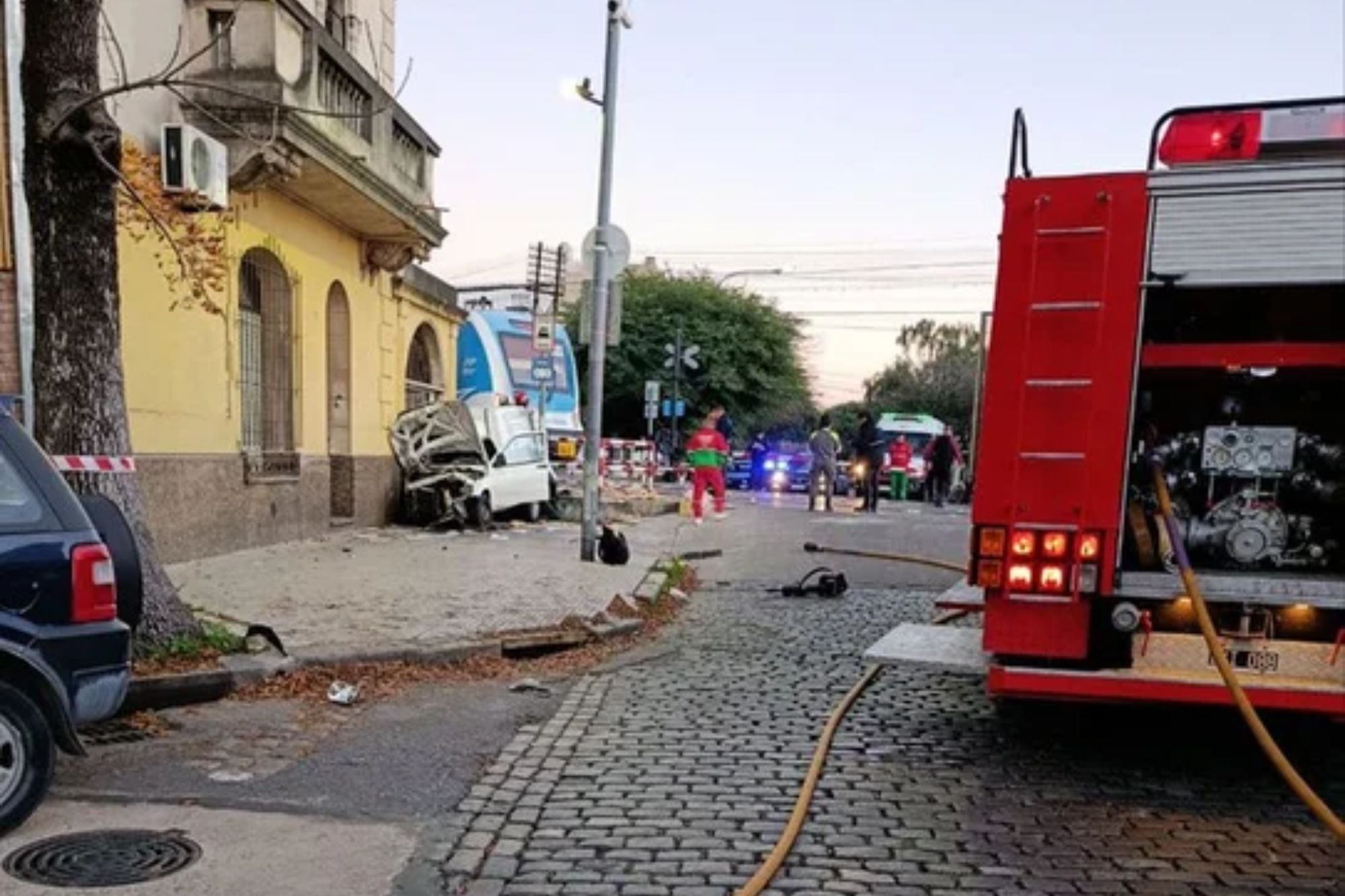 Los bomberos llevaron a cabo un amplio operativo.