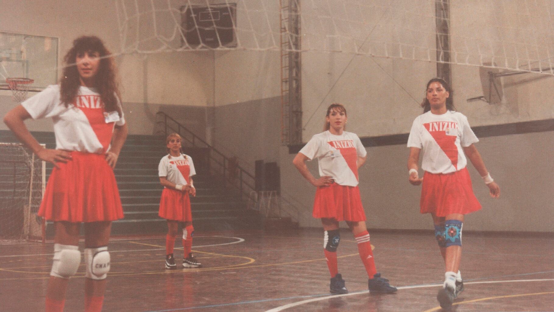 El equipo trans de voley en los Juegos Gays de Rosario '99.
