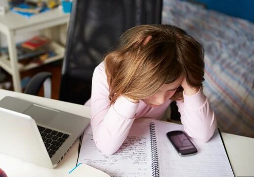 La norma establece que las plataformas de redes sociales no podrán permitir que los menores de 16 años accedan a sus servicios.