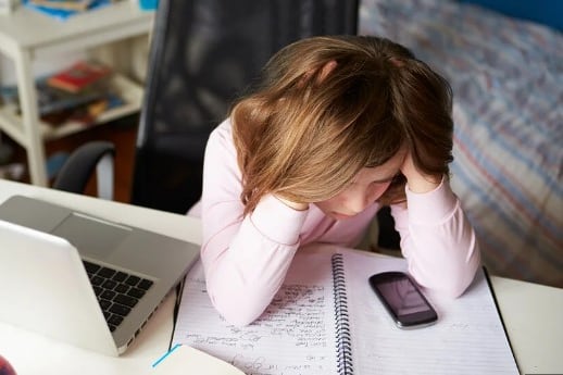 La norma establece que las plataformas de redes sociales no podrán permitir que los menores de 16 años accedan a sus servicios.