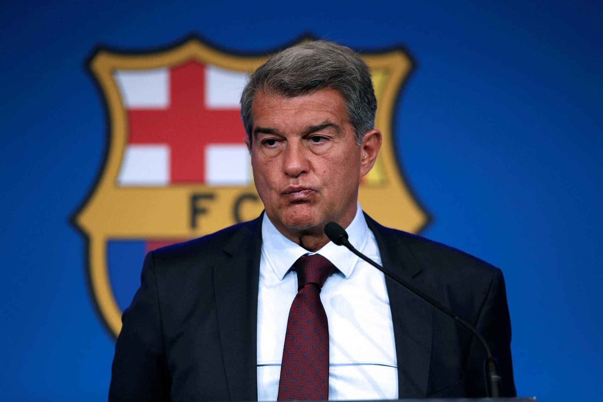 Laporta aseguró que la comunicación sobre la salida del jugador argentino "no es un chantaje a LaLiga".