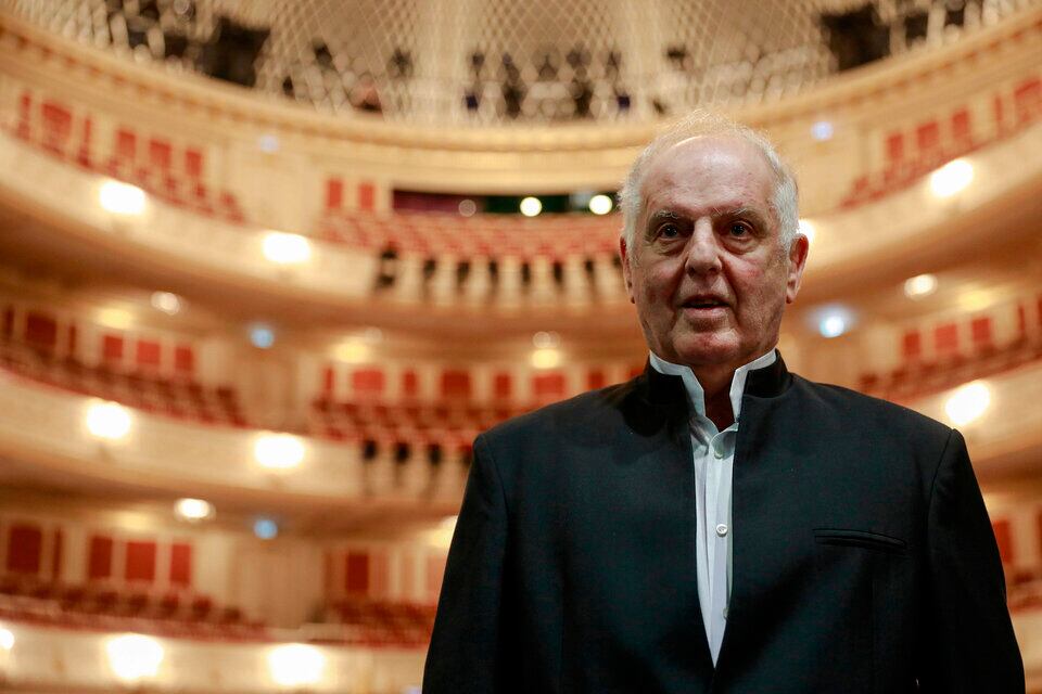 Barenboim se había alejado de los escenarios por un deterioro en su salud. Cumplió 80 años en noviembre.