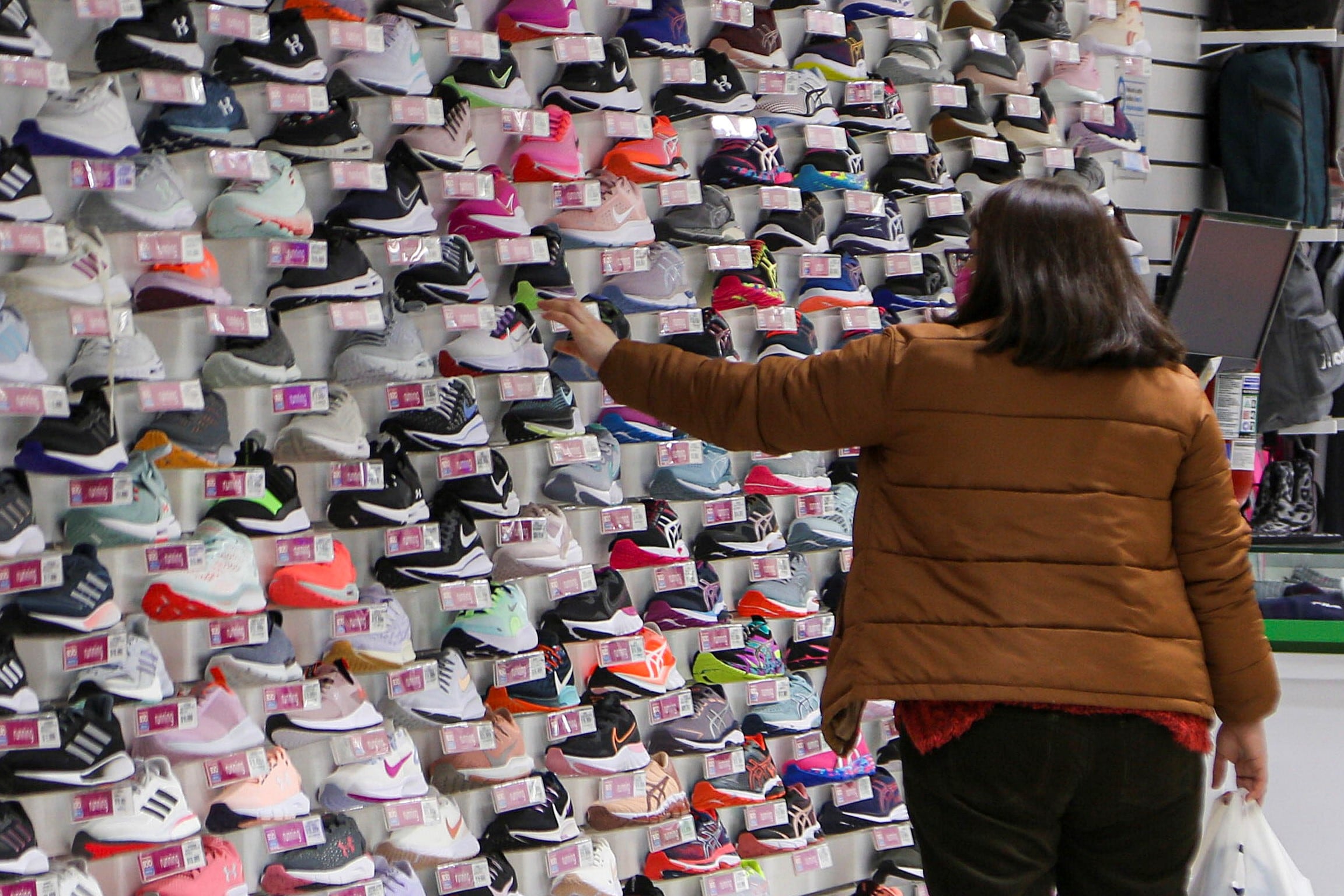 Las ventas minoristas pymes cayeron 3,4% anual en mayo, según CAME. Foto: NA