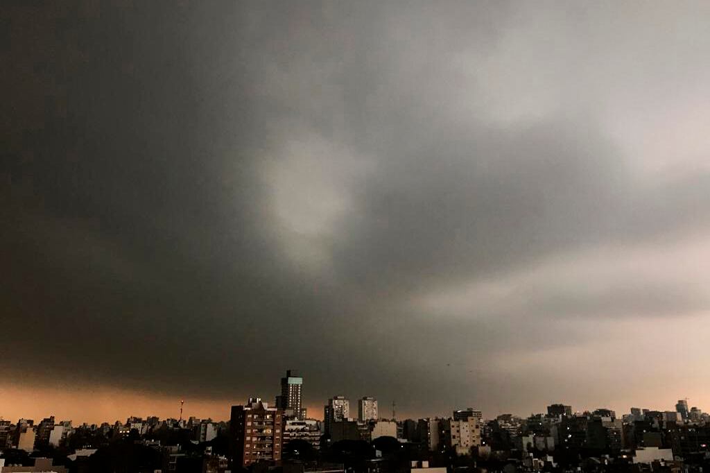 El SMN emitió alertas por tormentas fuertes.