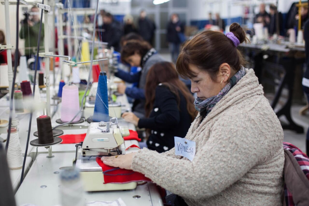 Las brechas de género en industria, energía y construcción son de las más altas en las distintas ramas de actividad.