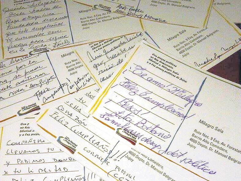 La postales fueron enviadas a Sala como una muestra de apoyo el día de su cumpleaños número 53.