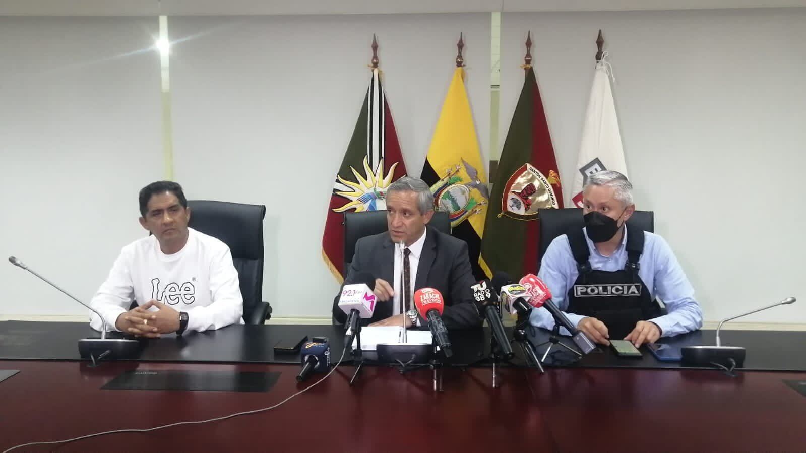 El ministro del Interior de Ecuador, Patricio Carrillo, habla en rueda de prensa. Foto: Minsiterio del Interior de Ecuador
