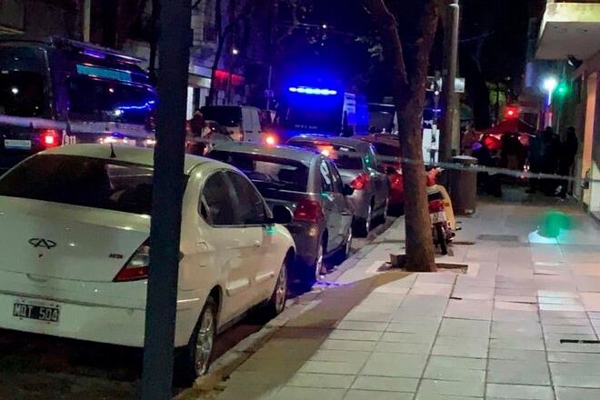 La avenida Forest acordonada después del tiroteo.
