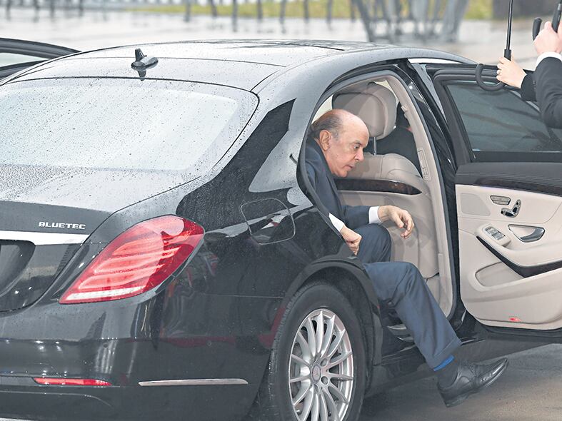 Serra dijo que renunciaba a su cargo al frente de Itamaraty por problemas de salud. 