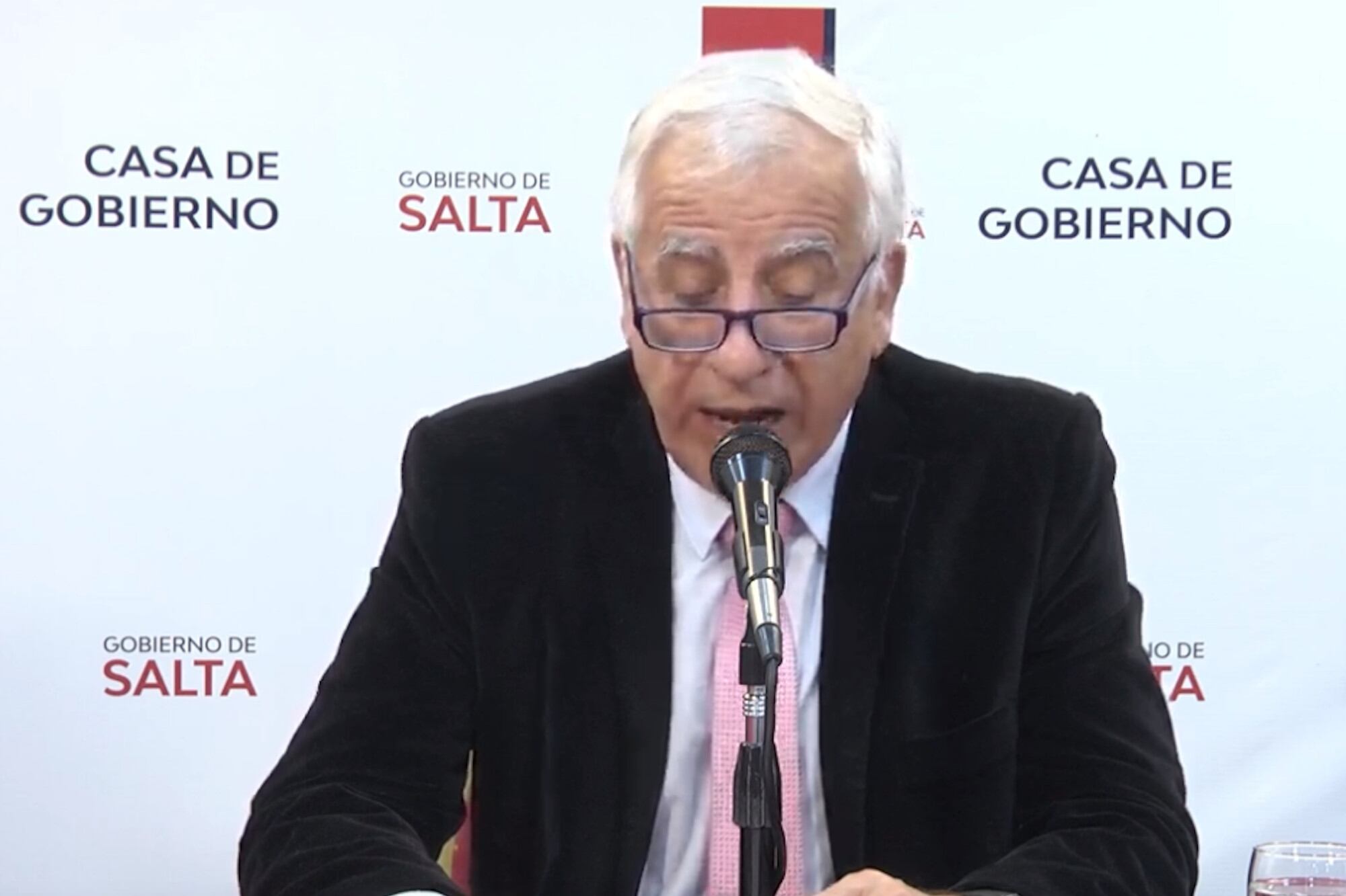 El ministro Domínguez fue la voz del gobierno.