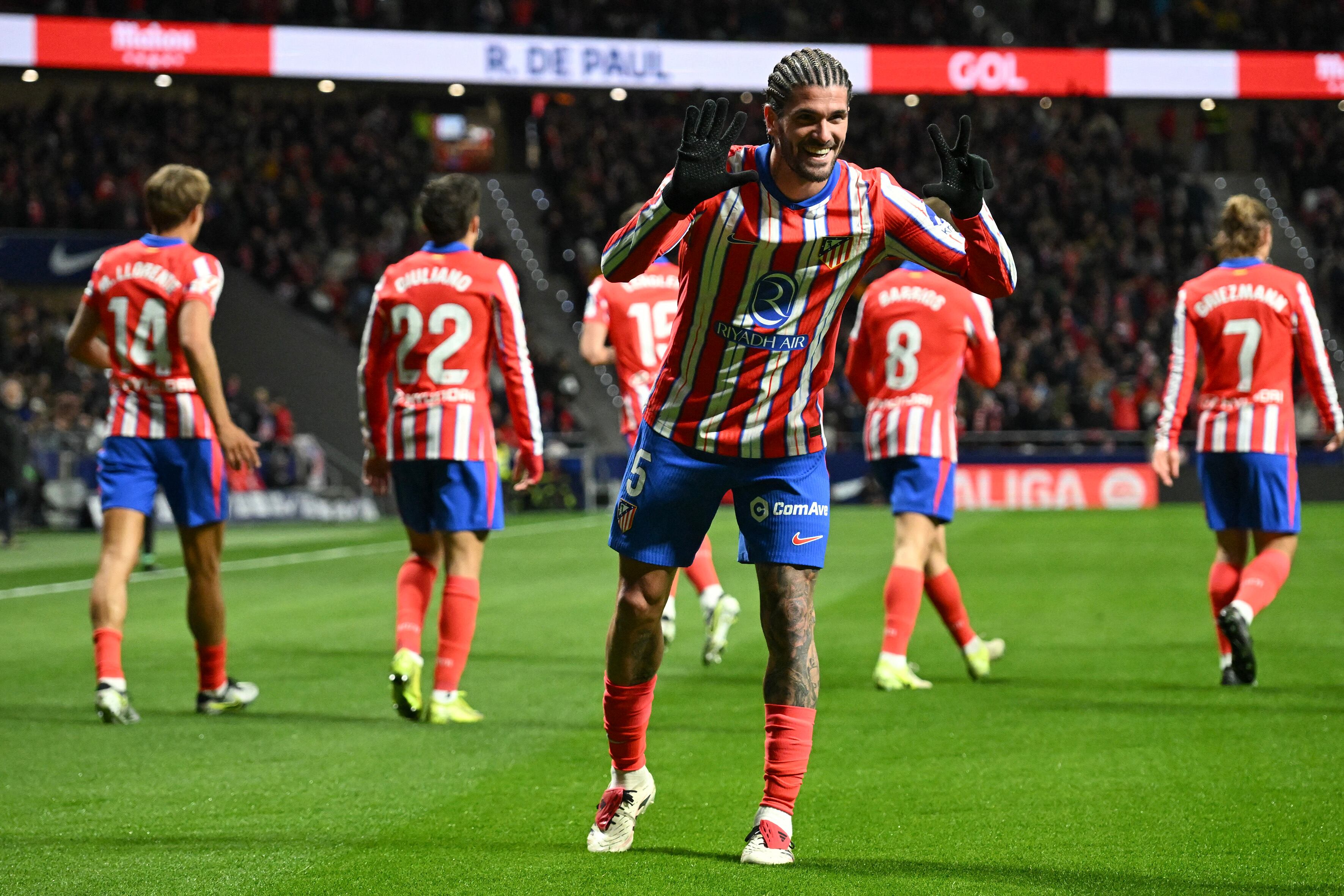 De Paul festeja su gol, el 1 a 0 ante Sevilla.