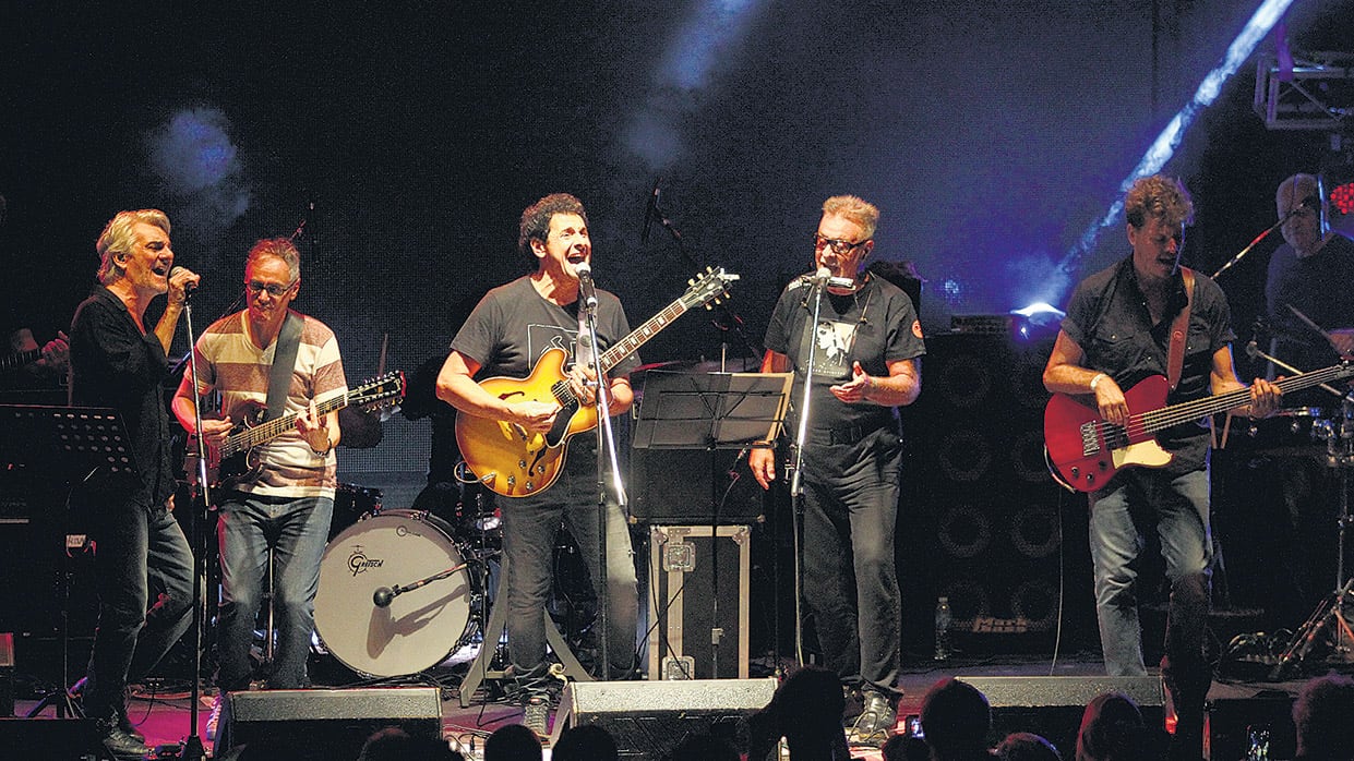 León Gieco y Ricardo Mollo, dos pesos pesado en el tributo al Flaco.