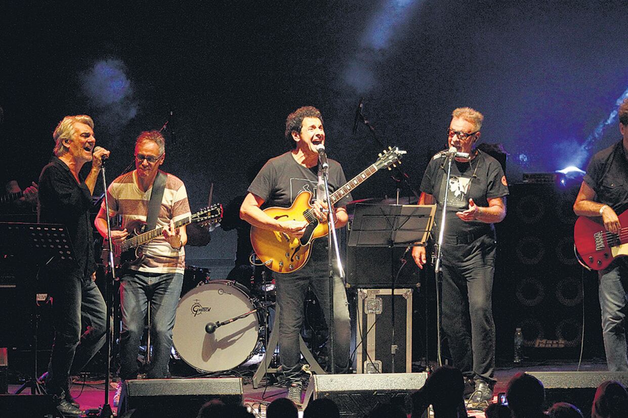 León Gieco y Ricardo Mollo, dos pesos pesado en el tributo al Flaco.