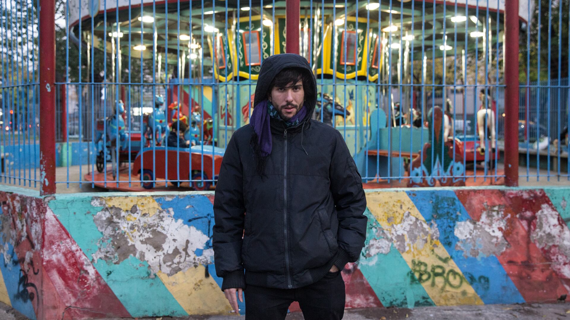 El disco que presentará este viernes exhibe su talento para las cadencias latinas y las letras evocativas.