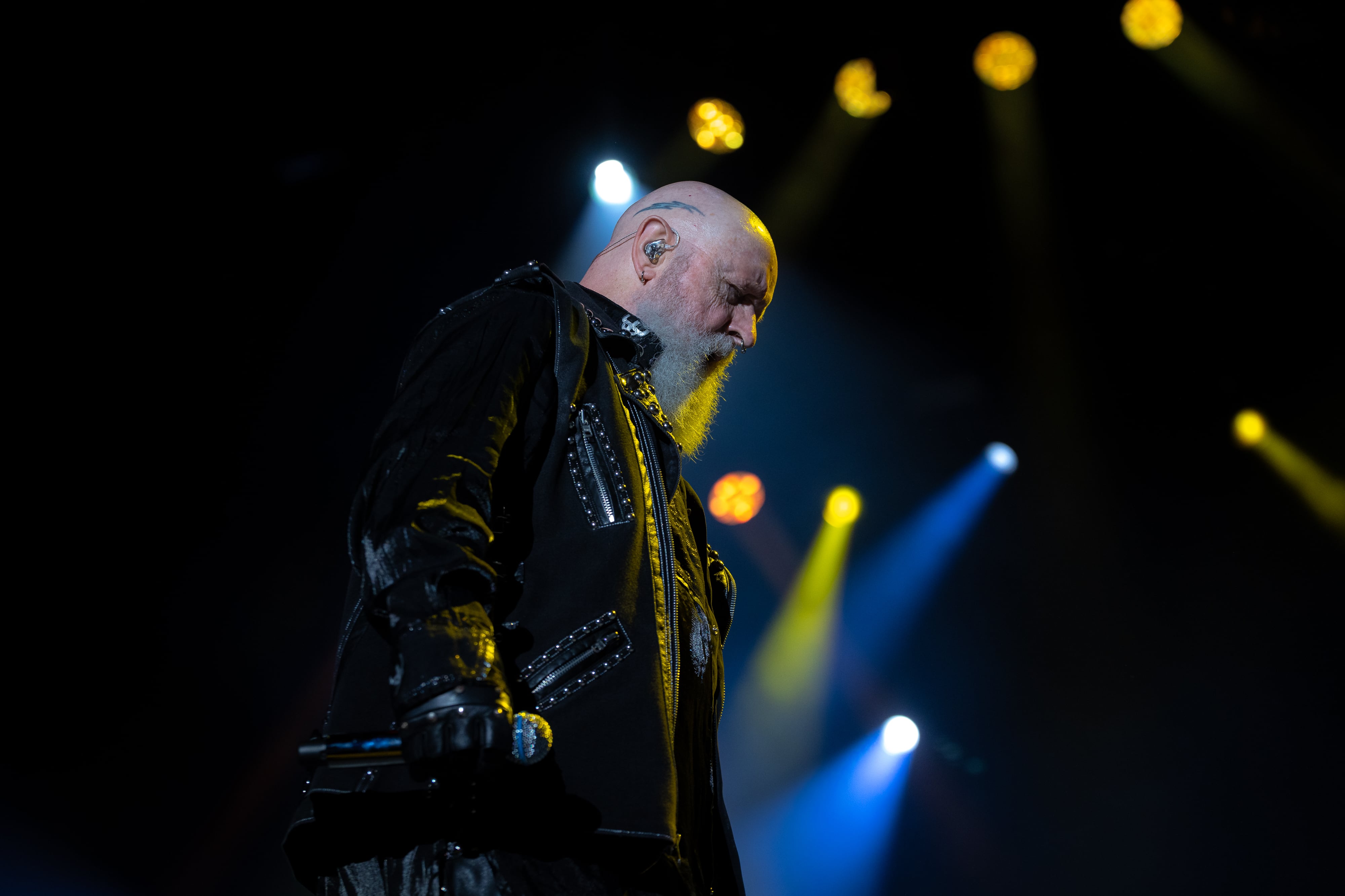 A sus 73 años, Halford se comportó como un titán durante su performance.