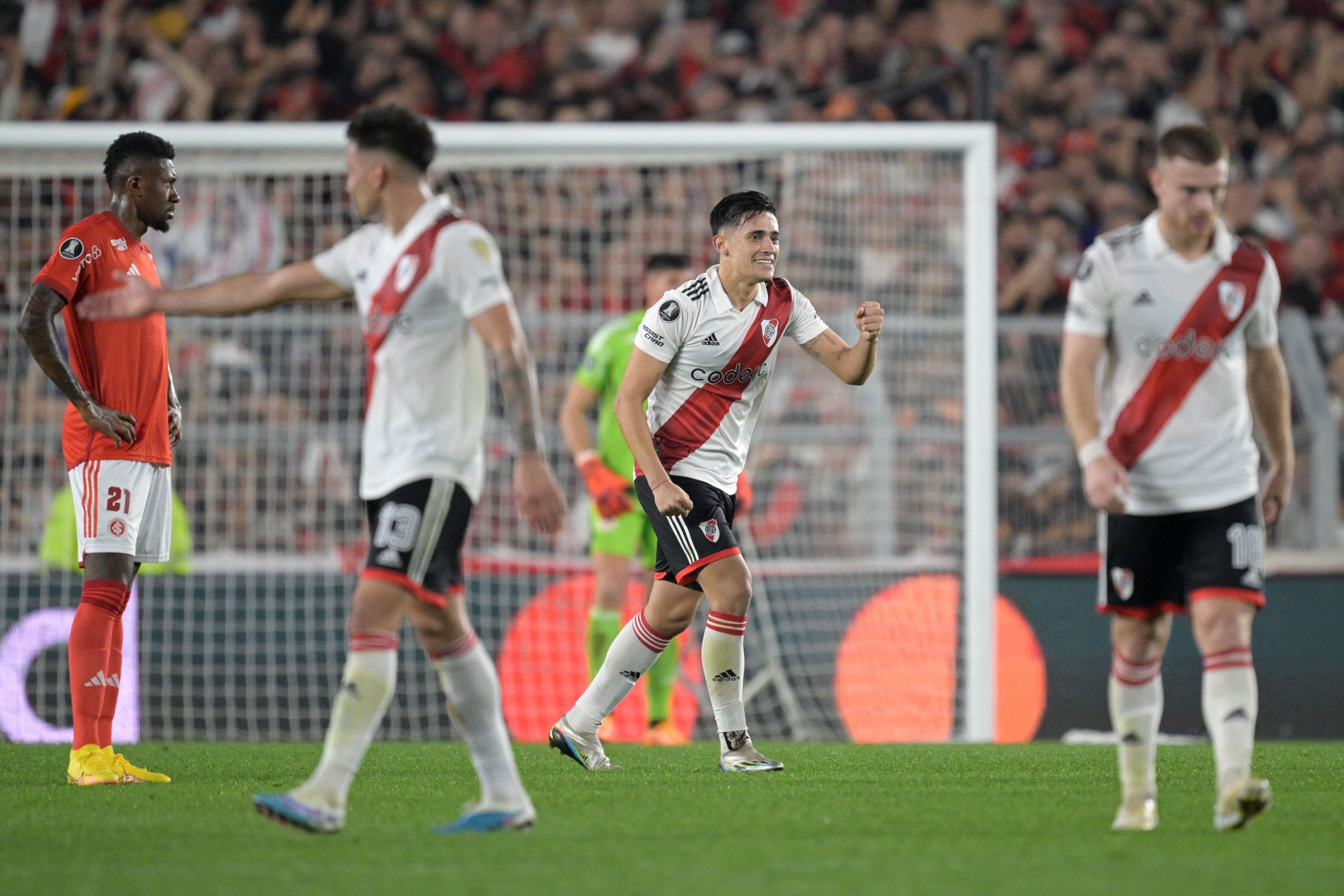 Solari festeja uno de sus dos tantos 